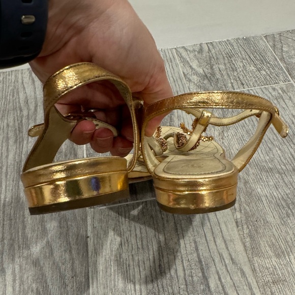 Chanel gold interlocking CC logo t strap sandals - Picture 9 of 12